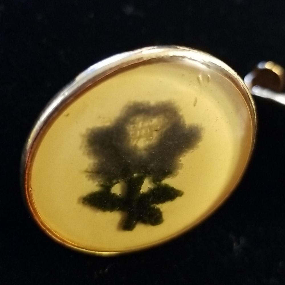 Vintage clip on earrings - Picture 3 of 7